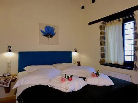 πράσινο - γαλάζιο 3* Mourésion